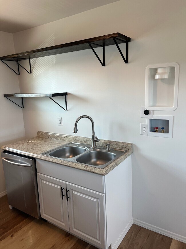 1916 Beech St unit B1, Kenova, WV 25530 - photo 5