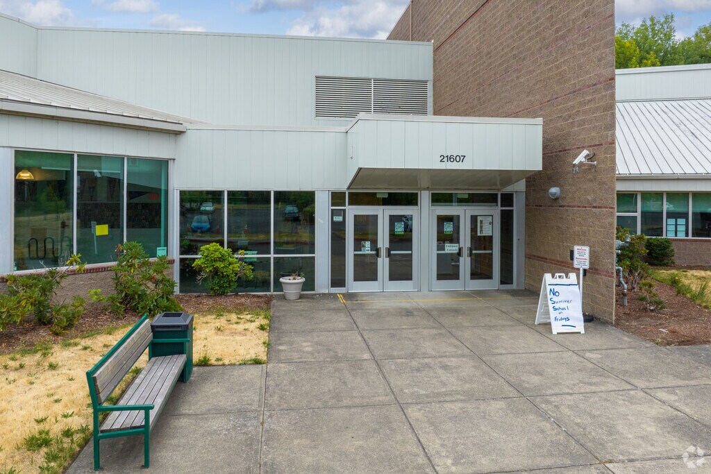 The main entrance welcomes students to Woodland Elementary on NE Glisan St in Fairview.