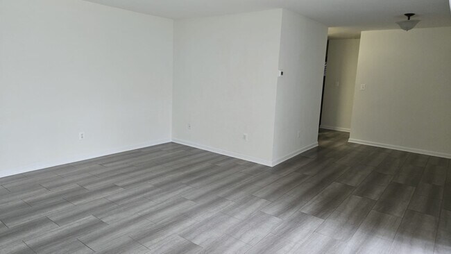 7505 Riverdale Rd unit 2034, New Carrollton, MD 20784 - photo 3