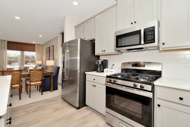 425 Pheasant Run, Elyria, OH 44035 - photo 3