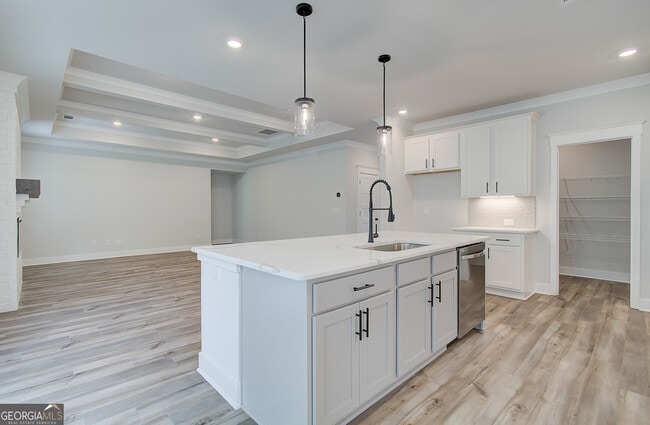 5516 Tullis Dr, Gainesville, GA 30507 - photo 4