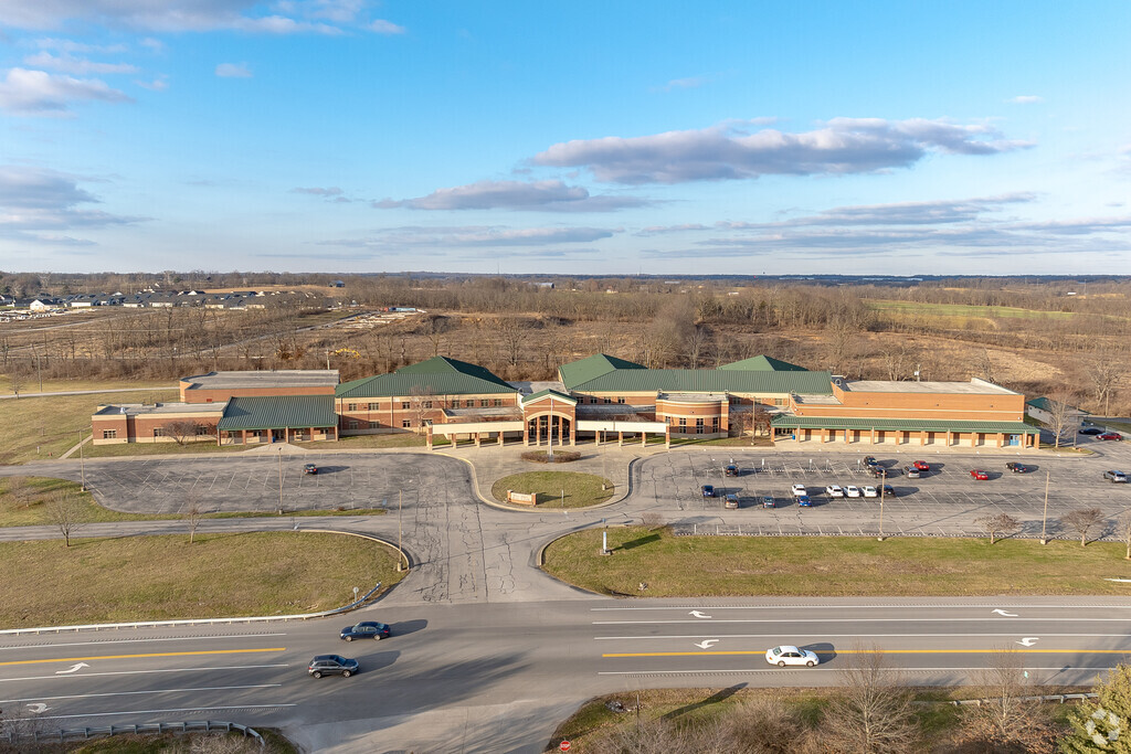 The student population of Royal Spring Middle School is 776 and the school serves 6-8.