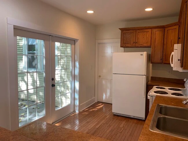 430 E 2nd St, Bloomington, IN 47401 - photo 6