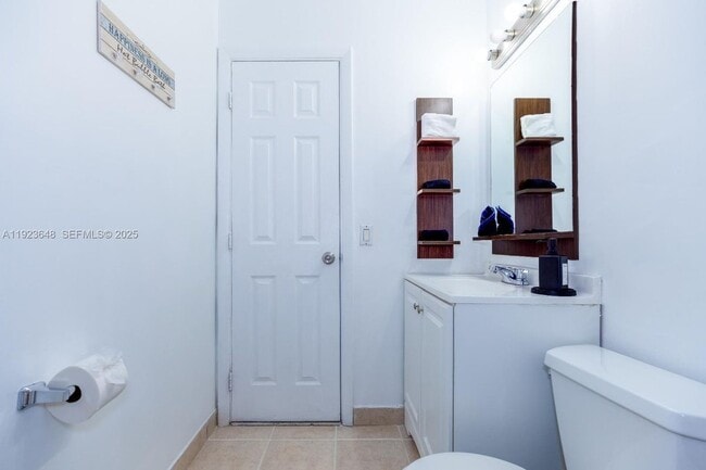 828 SW 2nd St, Miami, FL 33130 - photo 3