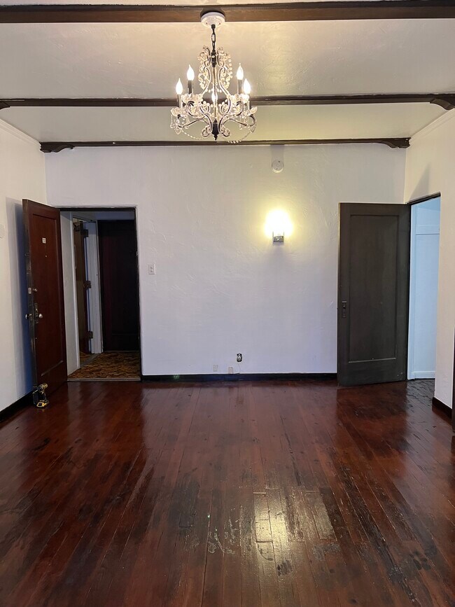 2041 N Vermont Ave unit 203, Los Angeles, CA 90027 - photo 5