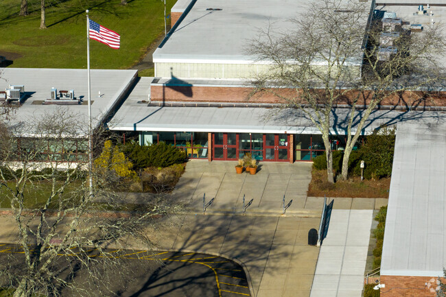 Parkway School welcomes students to the first steps of their education.