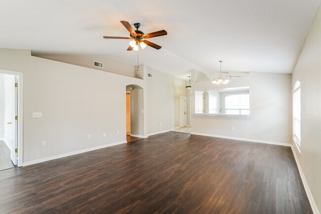 29324 Birds Eye Dr, Wesley Chapel, FL 33543 - photo 4