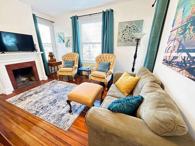 205 SE 7th St unit ID1359091P, Gainesville, FL 32601 - photo 3