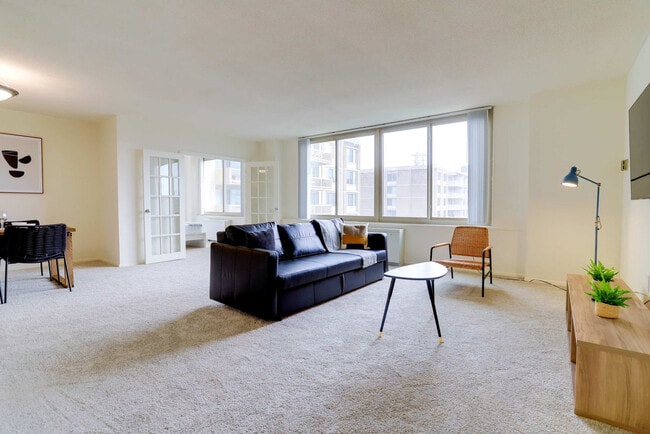 1600 S Eads St unit FL10-ID1022416P, Arlington, VA 22202 - photo 5