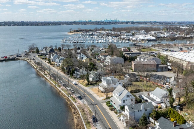 Baxter Estates offers waterfront tranquility while being a short ride away from Manhattan.