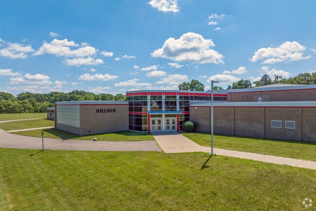 Hillside Middle School has a student/teacher ratio of 19 to 1.