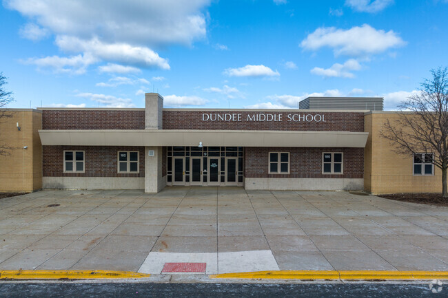 Dundee Middle School has 1,140 students.