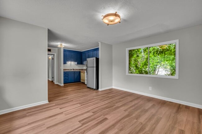 102 S Browder St unit 75, Columbus, MS 39702 - photo 3