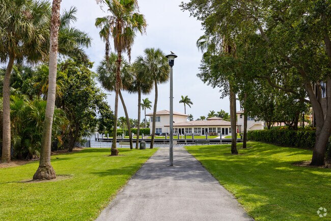 Lake Santa Barbara Park gives scenic views when you walk into the park.