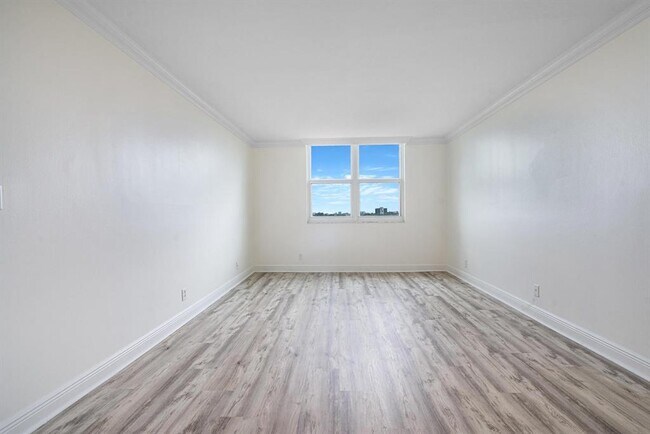 Ocean Place Condominiums unit 7N, Pompano Beach, FL 33062 - photo 4