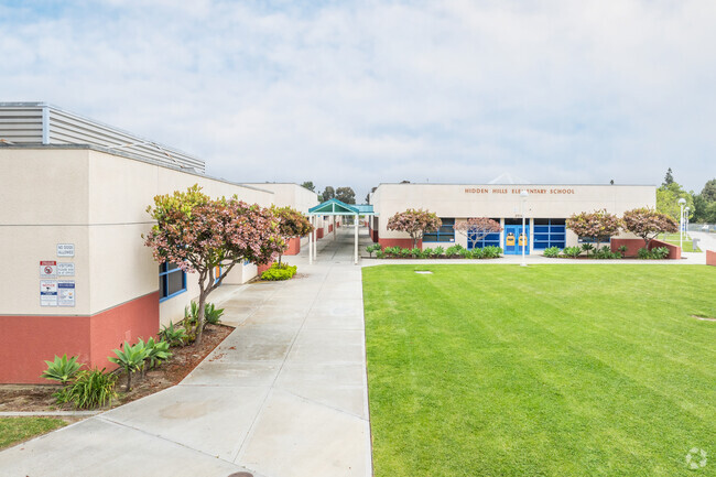 Hidden Hills Elementary School has experience teachers and staff that engage with students.