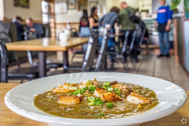 Sarom’s Southern Kitchen serves the best Shrimp and Grits near Ben Ali.
