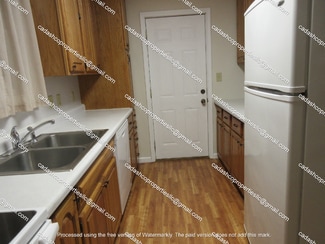 206 W Poplar St, South Whitley, IN 46787