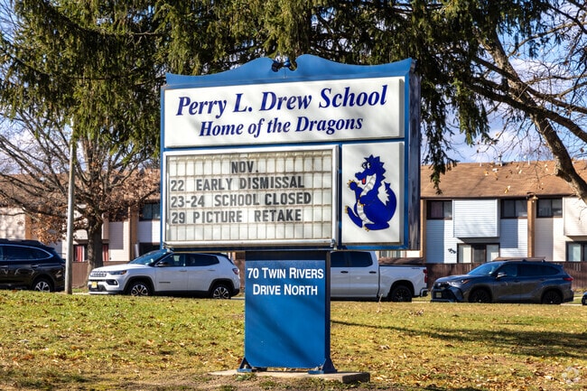 Perry L Drew Elementary School received an B rating from Niche.