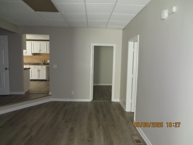 2119 Noble St, Anderson, IN 46016 - photo 2