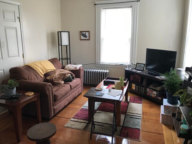 47 Pembroke Ave unit 3, Providence, RI 02908 - photo 5