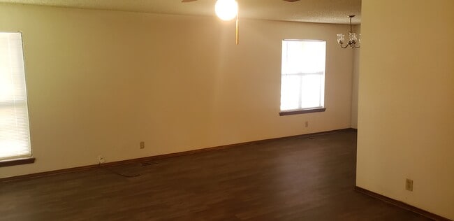 2928 S 125th E Ave, Tulsa, OK 74129 - photo 3