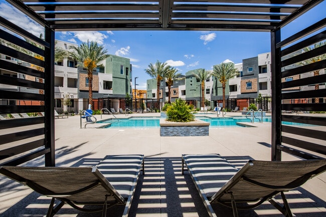 Gateway, Henderson, NV 89011 - photo 3