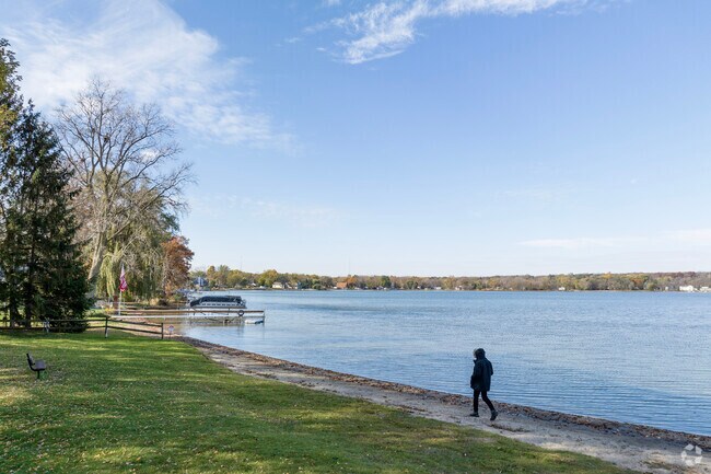 Residents of Lakeland Park can enjoy long walks along the shores of McCullom Lake.