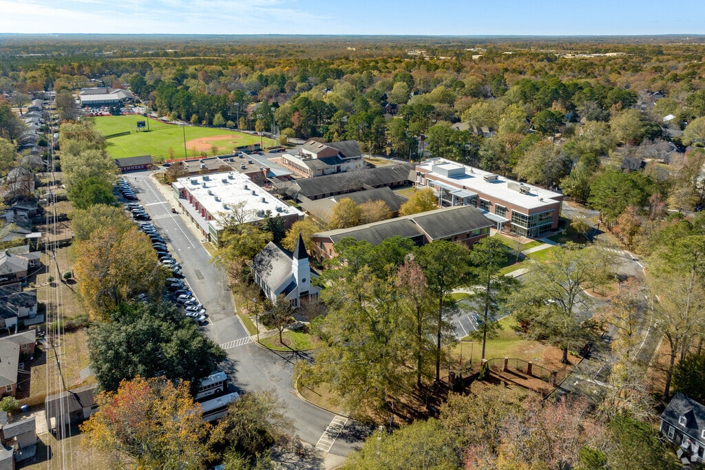 Hammond School has a large campus in The Hamptons.