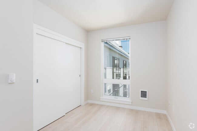 1BD, 1BA - 519-686SF