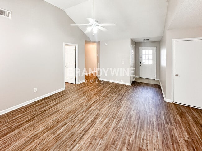 5389 Sand Bar Ln, Atlanta, GA 30349 - photo 5