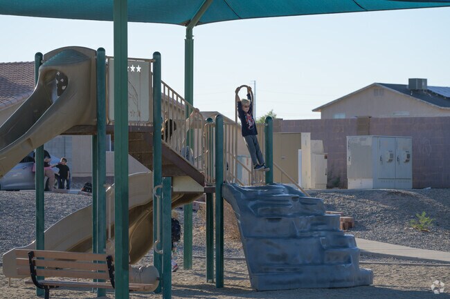 Ocotillo Park has a basketball court and covered playground.