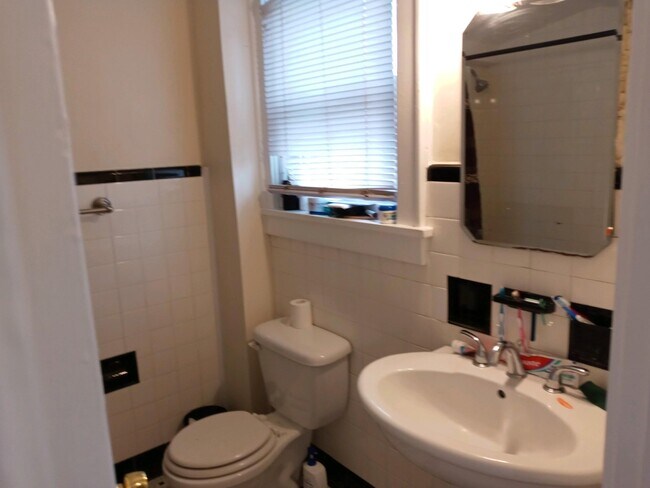 533 Ridgeway Ave unit 1, South Amboy, NJ 08879 - photo 5