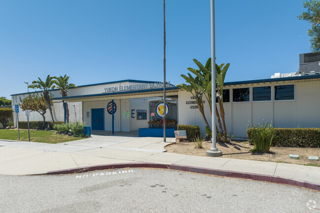 Yukon Elementary School has a student-teacher ratio of 26 to 1.
