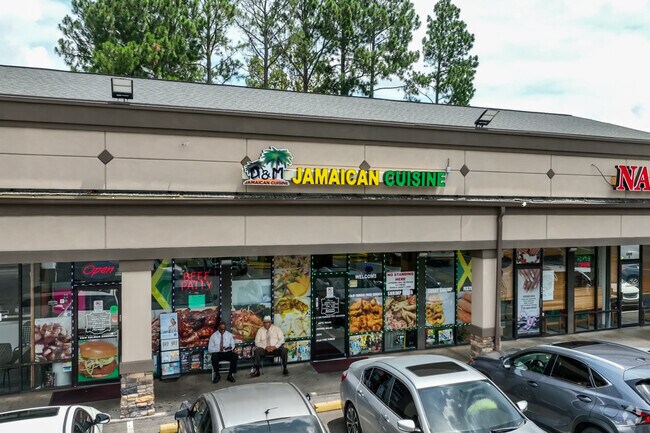 D&M Jamaican restaurant serves up delicious oxtails in Redan.