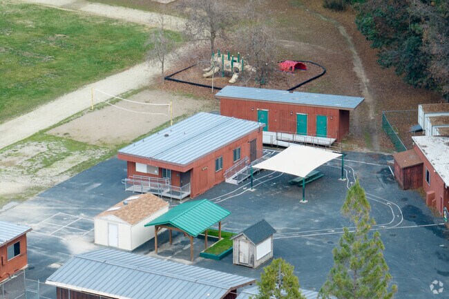 Georgetown Elementary serves students in grades K-6.
