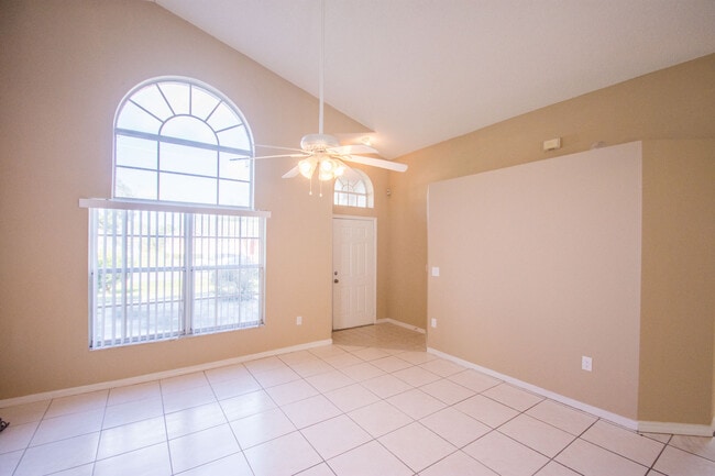 209 Cheshire Ct, Kissimmee, FL 34758 - photo 3