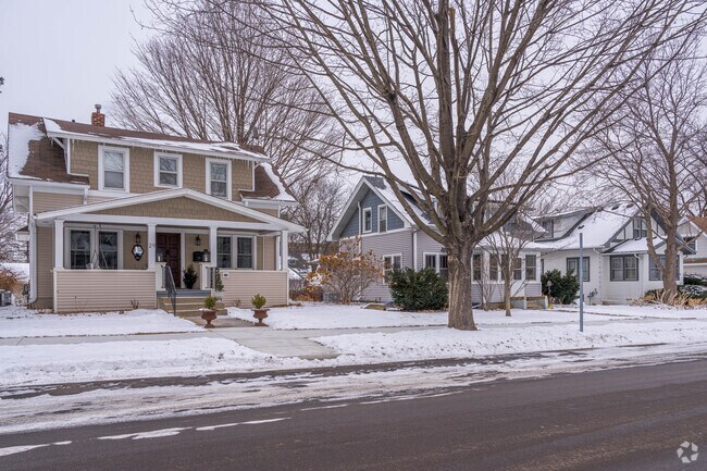Craftsman Bungalows are also present in Avenues West.