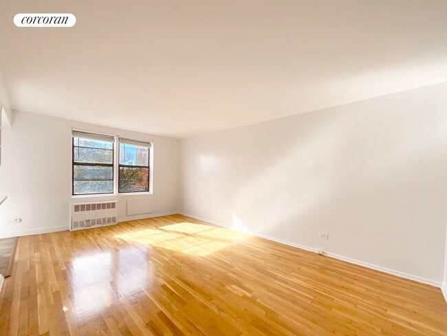 8646 Fort Hamilton Pkwy, Brooklyn, NY 11209 - photo 4