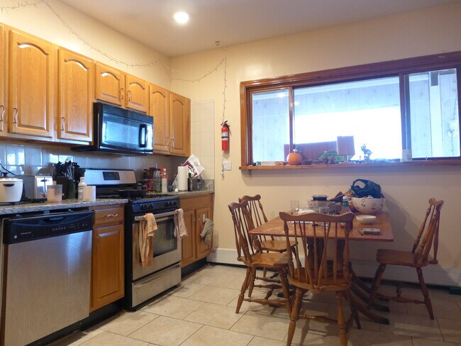 830 Parker St unit 3, Roxbury Crossing, MA 02120 - photo 2