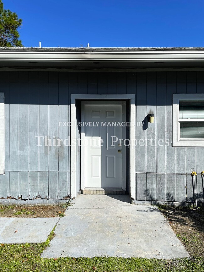 5128 Indian Lakes Ct unit 3, Jacksonville, FL 32210 - photo 2