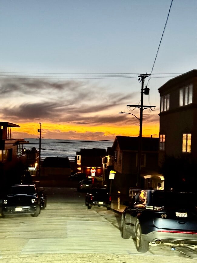 127 31st St, Hermosa Beach, CA 90254