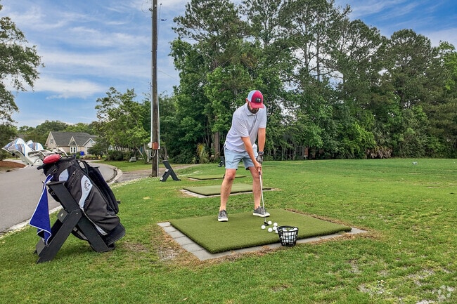 Shadowmoss has everything you need for the best round of golf in Charleston, SC.