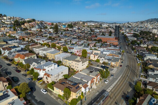 Mount Davidson Manor is a section of the Ingleside and consists mostly of single-family homes.