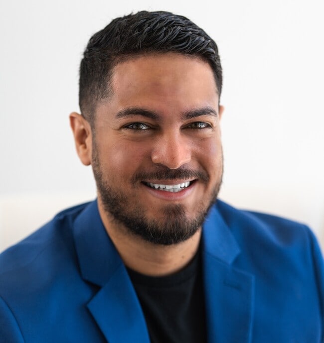 Agent Photo