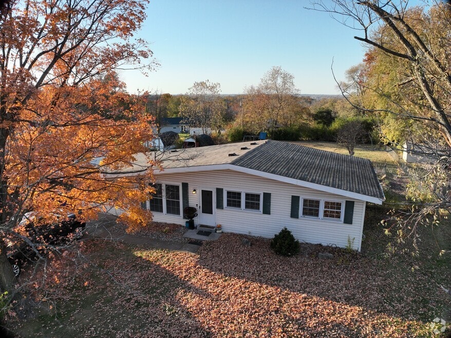 5273 Westwood Dr, Saint Charles, MO 63304 - photo 2