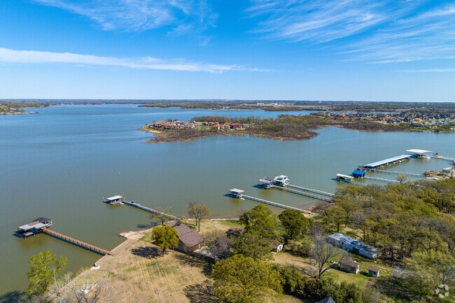 Eagle Mountain Lake provides residents incredible views.