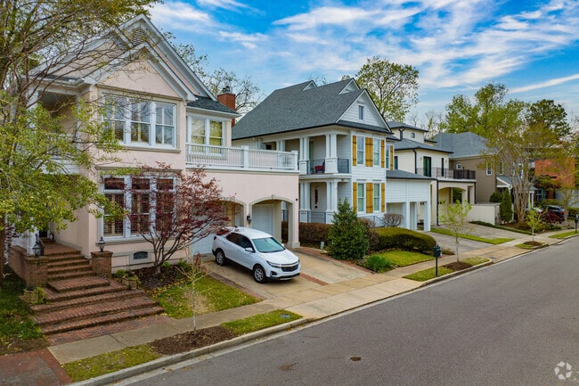 More Spacious and Lavish Homes Can be Found in Mud Island.