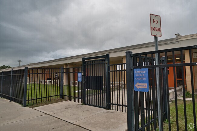 Compass Middle Charter School provides education in the neighborhood of
West Bartlow.