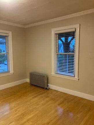 24 Lee St Unit 1, Worcester, MA 01602